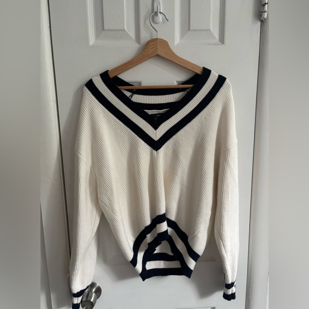 Mango Contrasting V-Neck Sweater